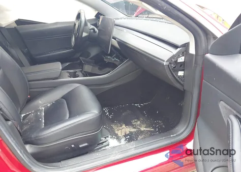 2018 Tesla Model 3 Long Range/Mid Range z USA, uszkodzony, nr VIN 5YJ3E1EA1JF032450